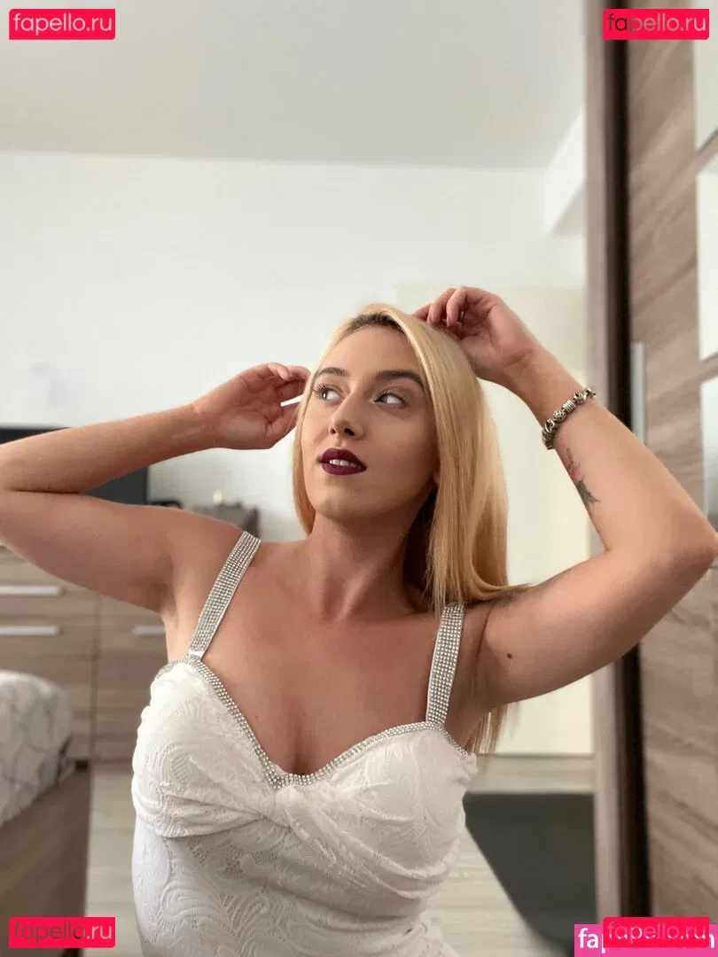 goddess-blaze Onlyfans Photo Gallery 