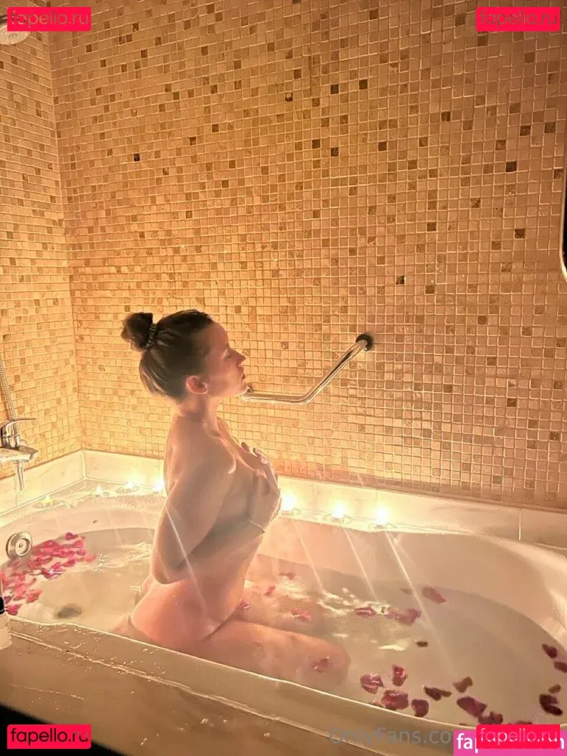 yoolyyo Onlyfans Photo Gallery 