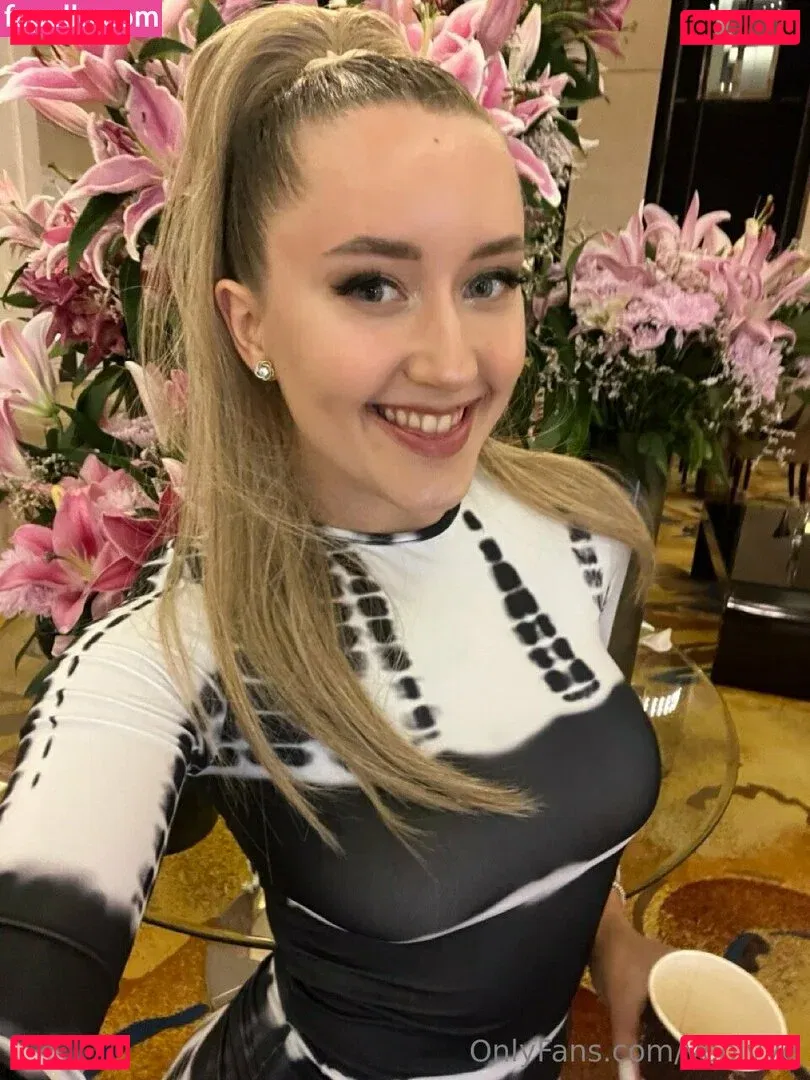 yoolyyo Onlyfans Photo Gallery 