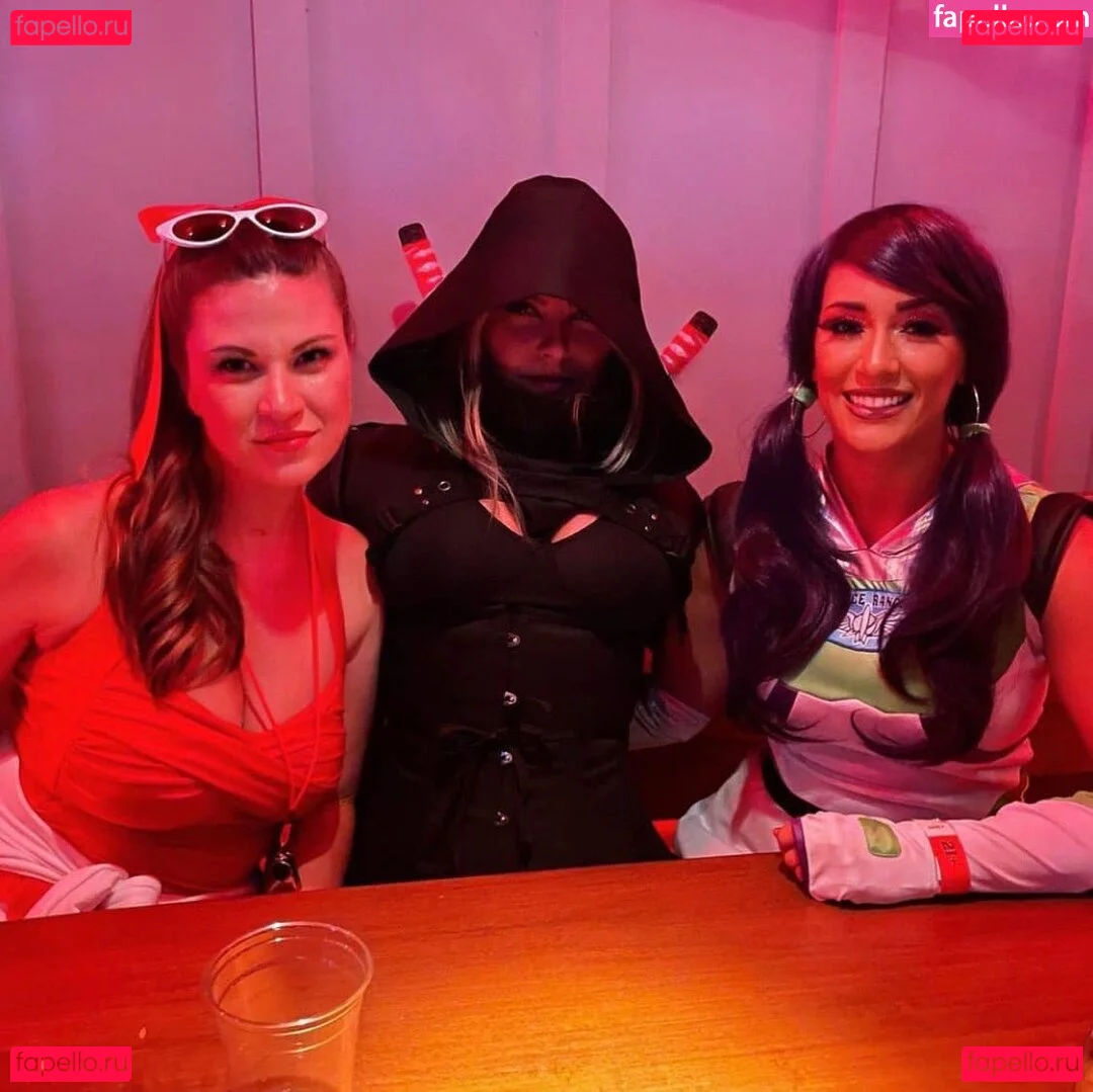 PrincessConsuela Onlyfans Photo Gallery 