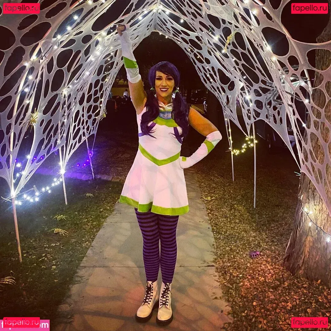 PrincessConsuela Onlyfans Photo Gallery 