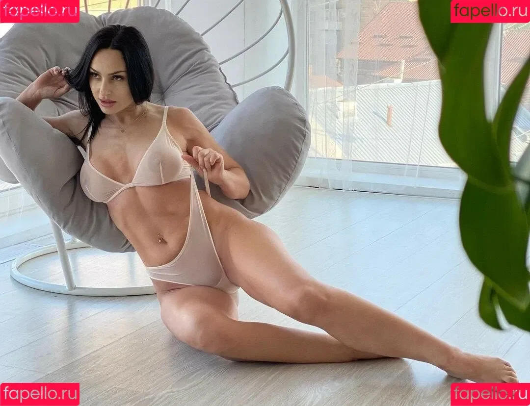 Helenka_Demidova Onlyfans Photo Gallery 