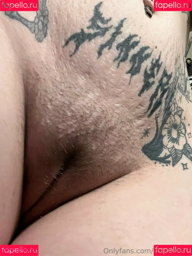 HotGothMlf Onlyfans Photo Gallery 