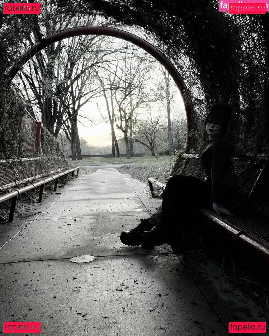 HotGothMlf Onlyfans Photo Gallery 