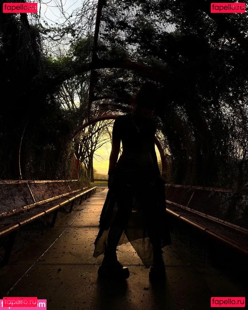 HotGothMlf Onlyfans Photo Gallery 