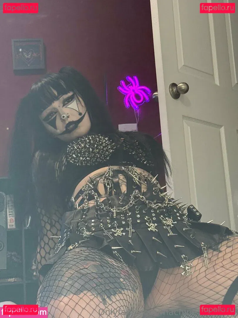 HotGothMlf Onlyfans Photo Gallery 