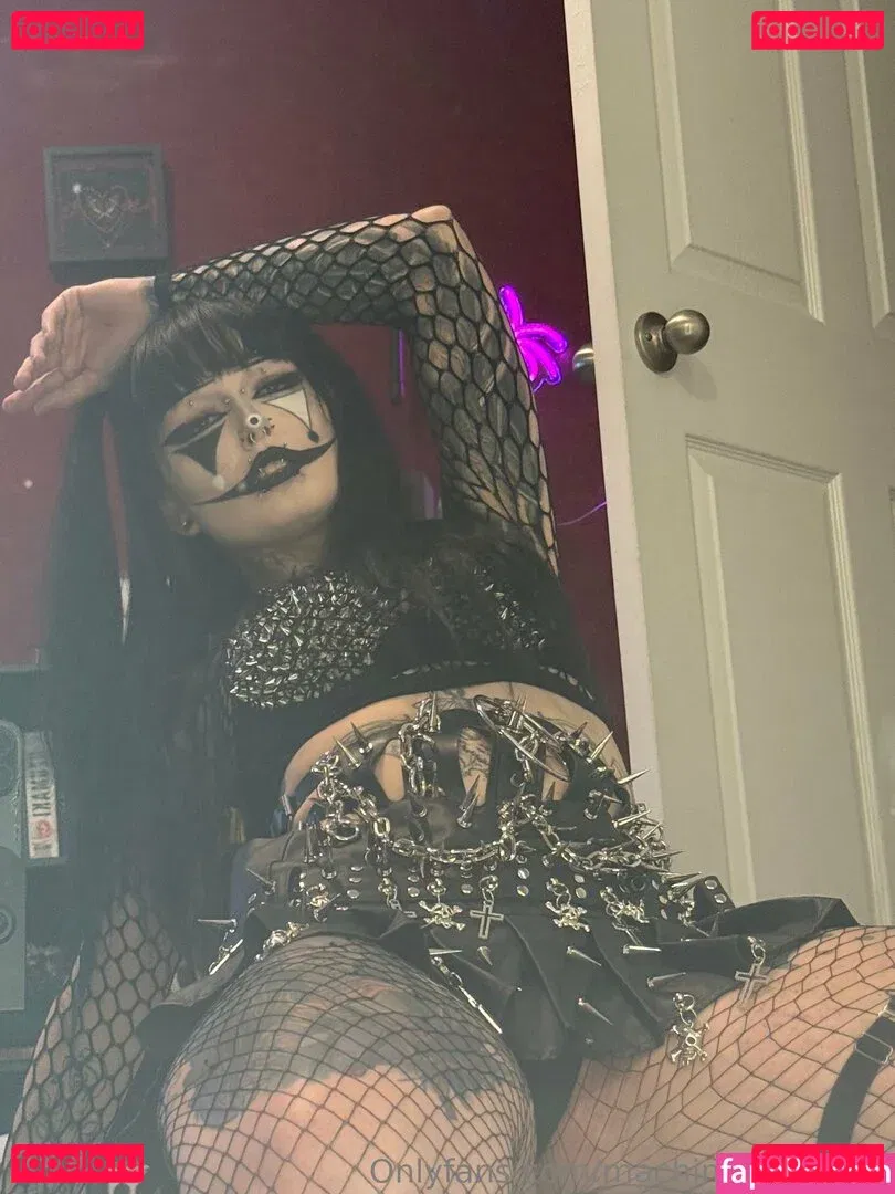 HotGothMlf Onlyfans Photo Gallery 