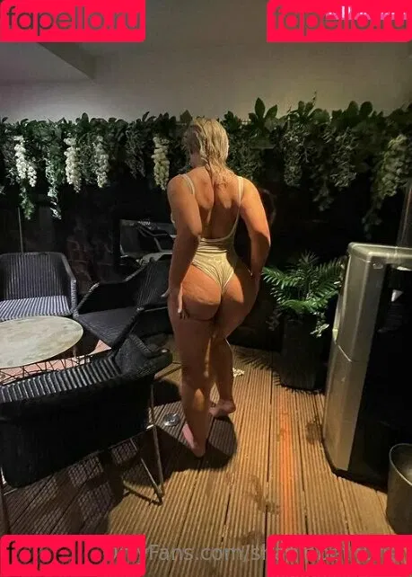 shaniaonlyfans Onlyfans Photo Gallery 