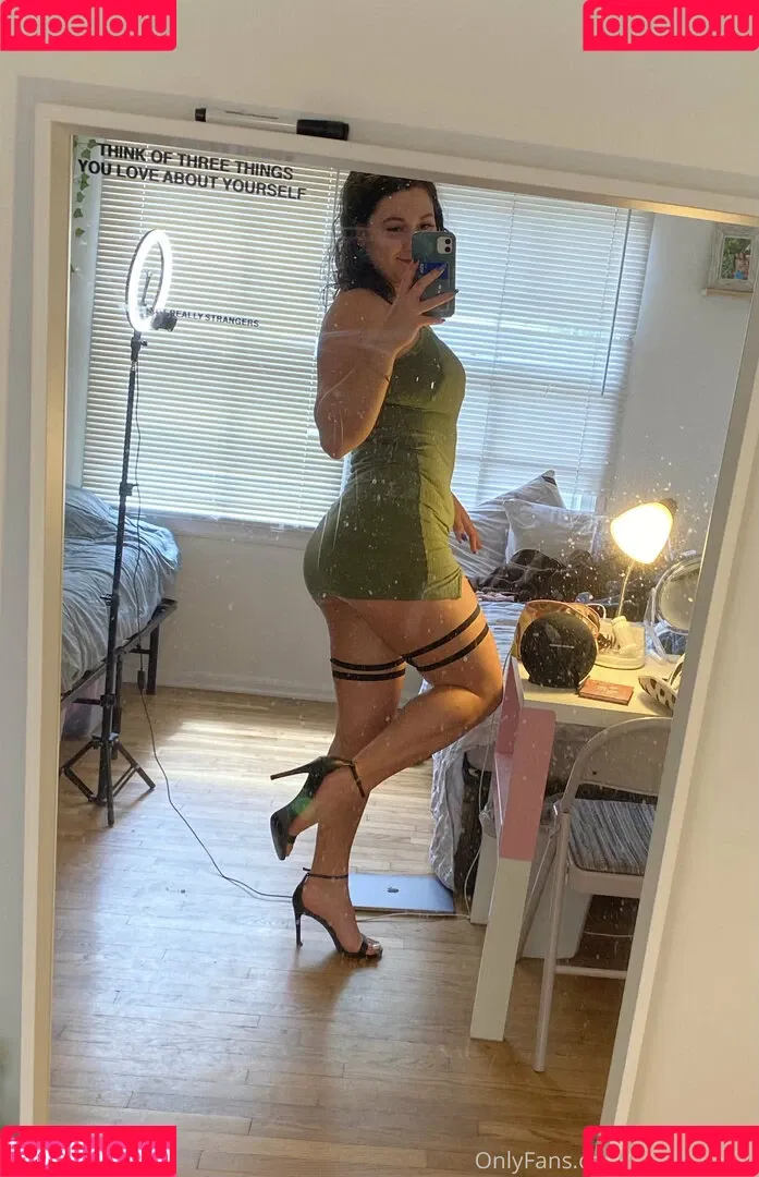 zoeybaby99 Onlyfans Photo Gallery 