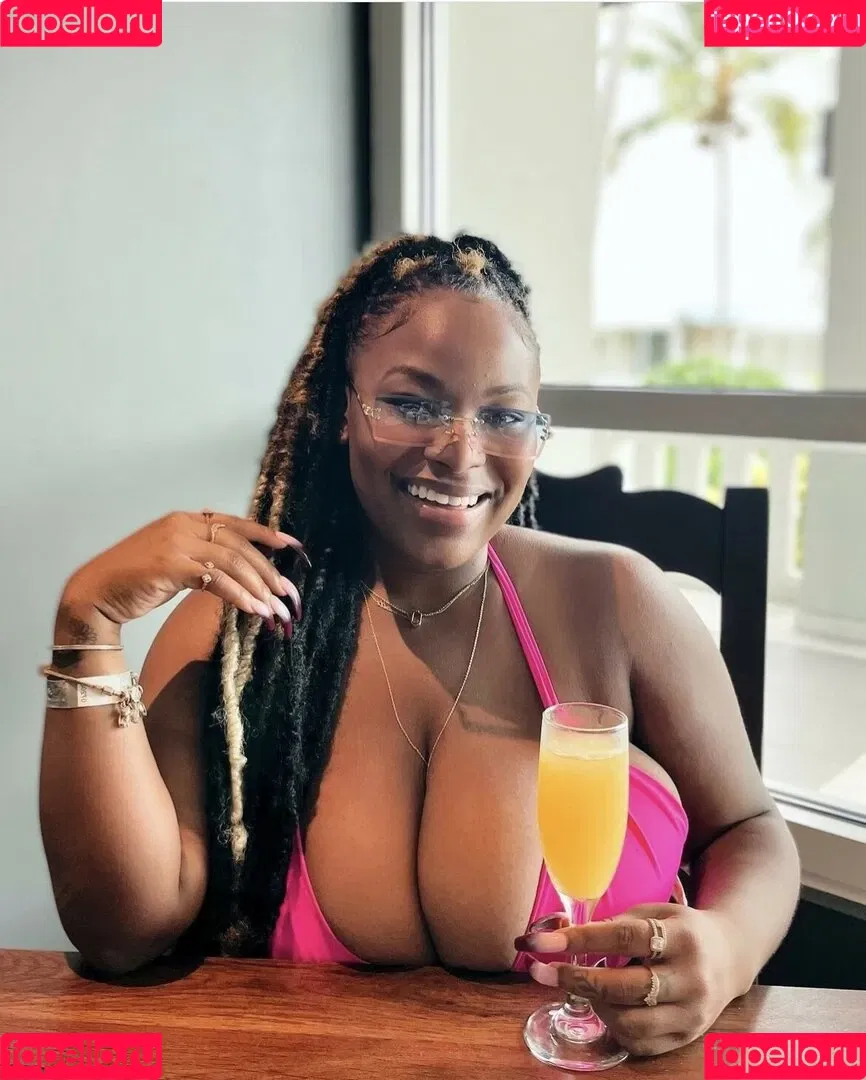 msolurin Onlyfans Photo Gallery 