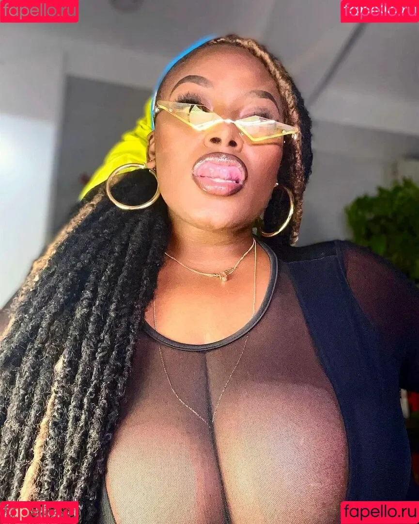 msolurin Onlyfans Photo Gallery 