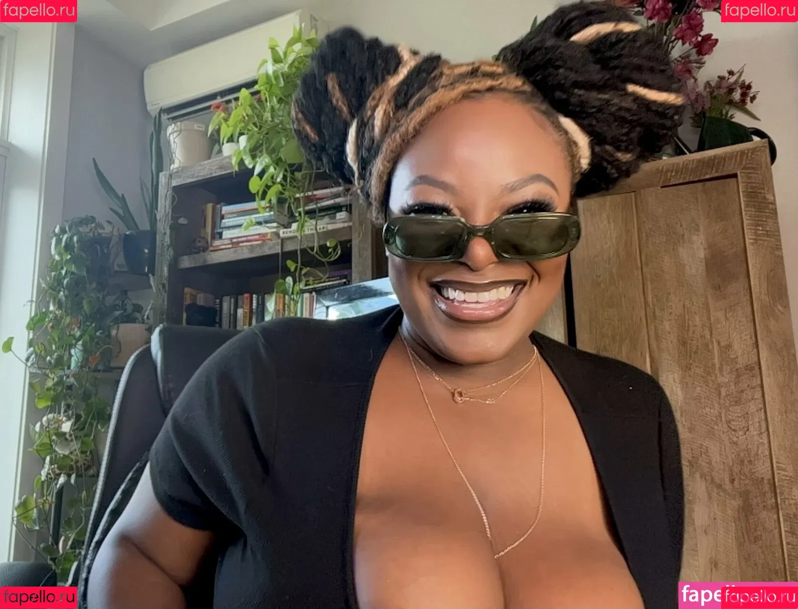 msolurin Onlyfans Photo Gallery 
