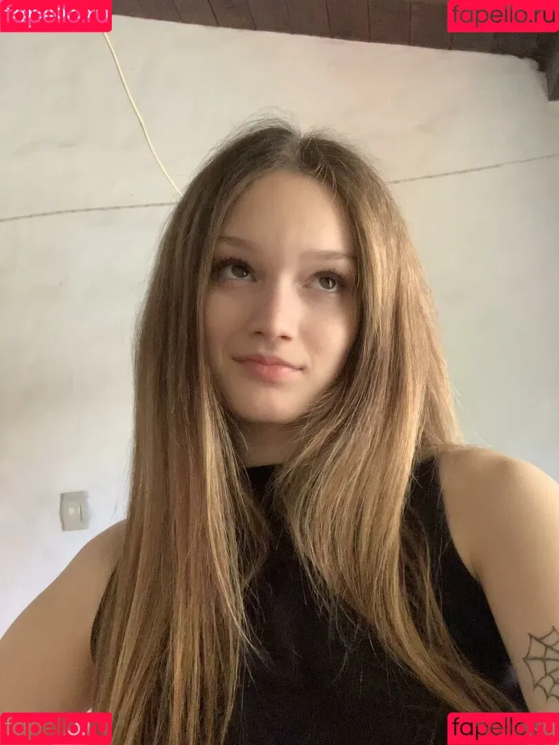 Emily Flowers Onlyfans Photo Gallery 