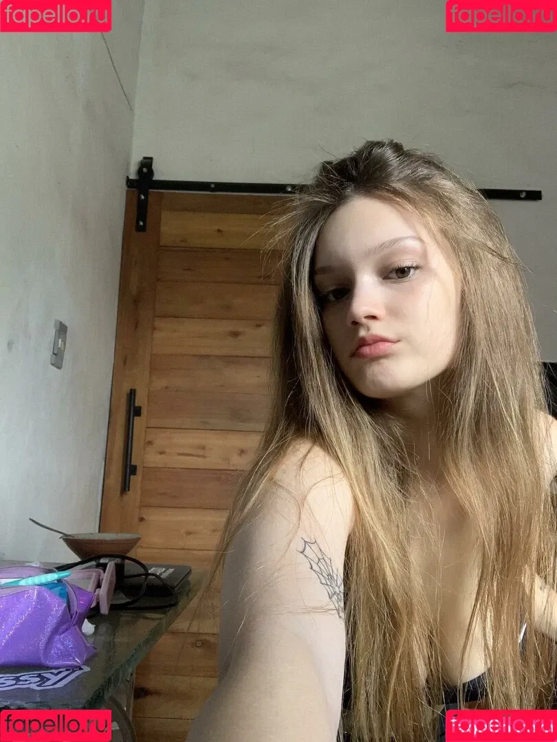 Emily Flowers Onlyfans Photo Gallery 