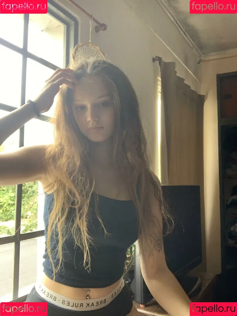 Emily Flowers Onlyfans Photo Gallery 