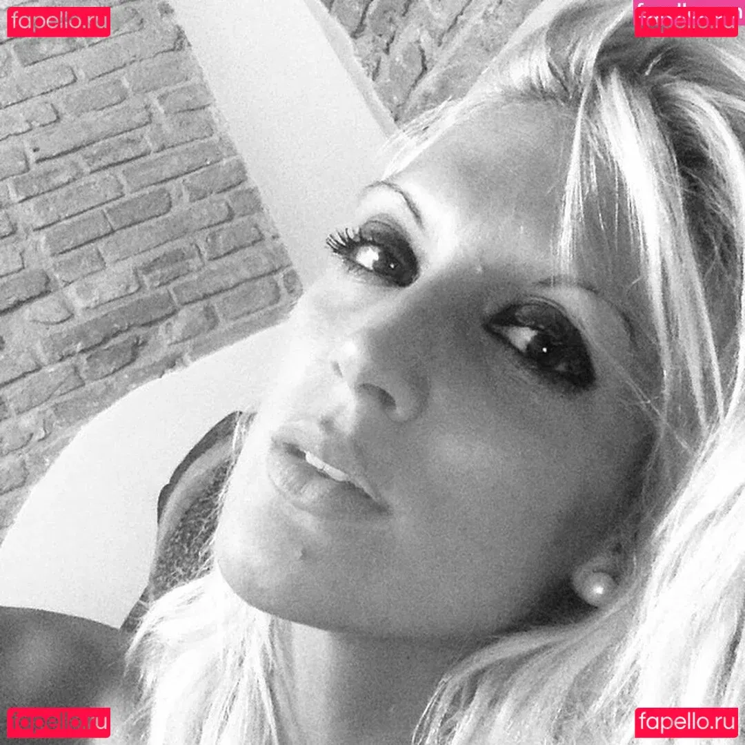 Gatina 22 Onlyfans Photo Gallery 