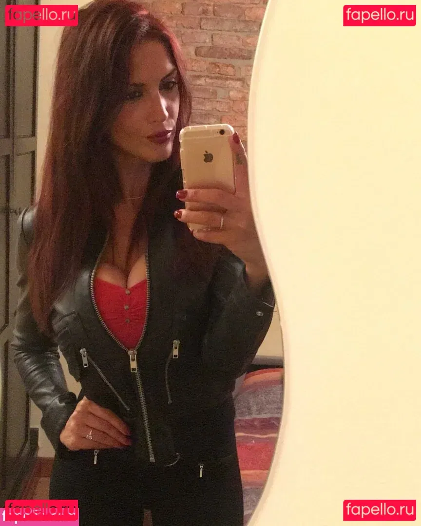 Gatina 22 Onlyfans Photo Gallery 