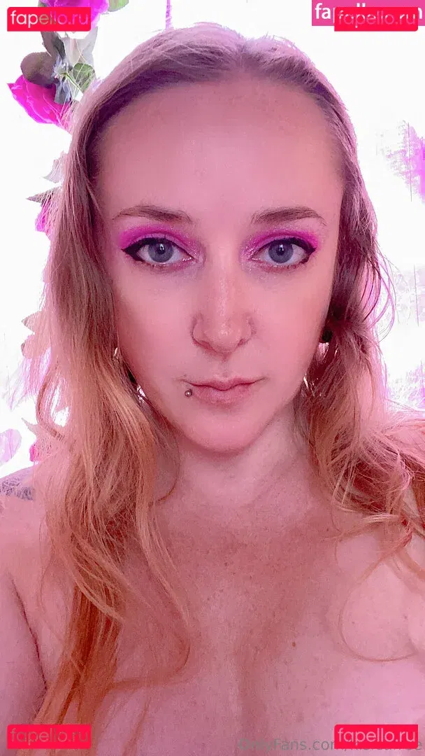 kisicafree Onlyfans Photo Gallery 