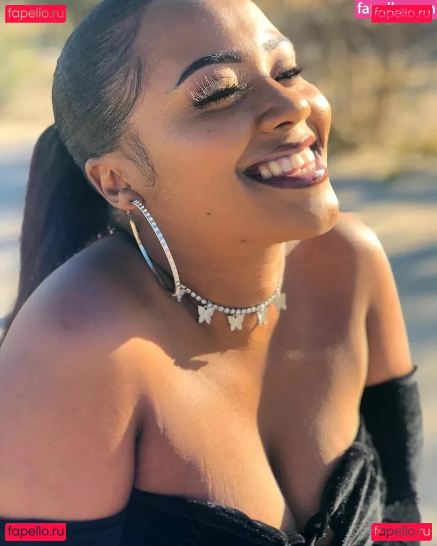 Bella Batista Onlyfans Photo Gallery 