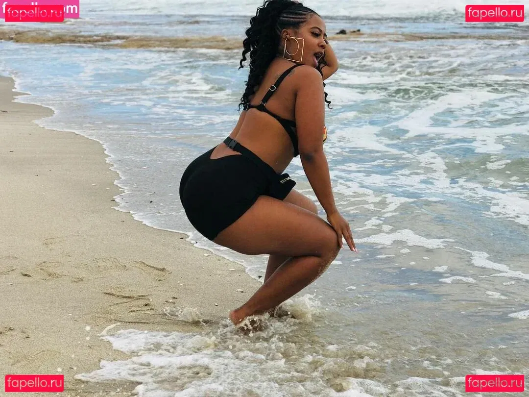 Bella Batista Onlyfans Photo Gallery 