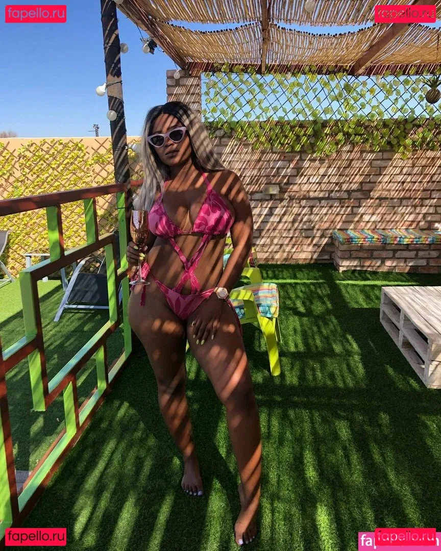 Bella Batista Onlyfans Photo Gallery 