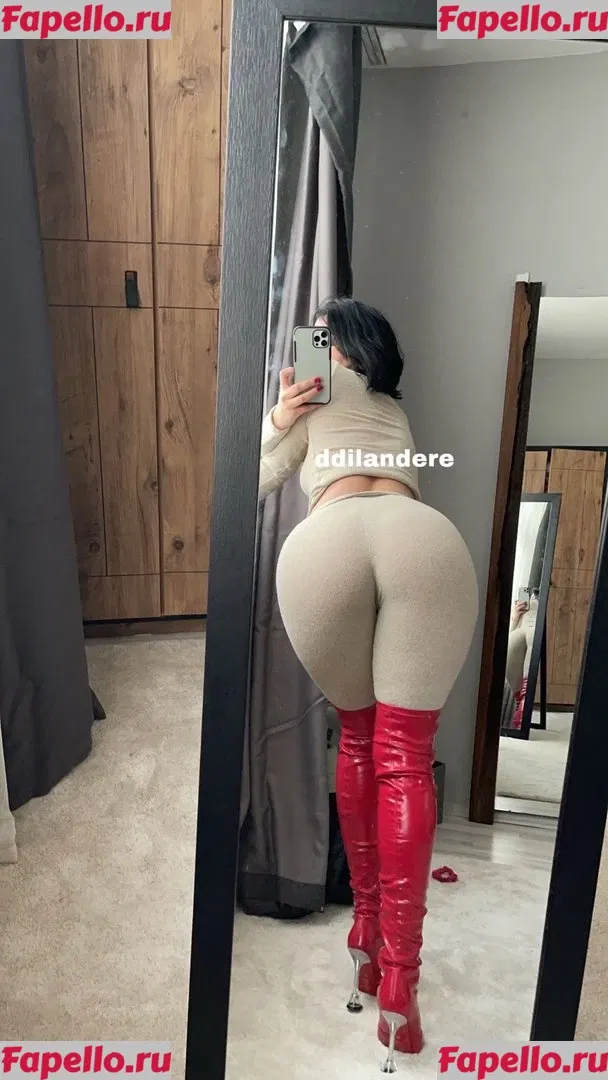 Dilan Dere Onlyfans Photo Gallery 