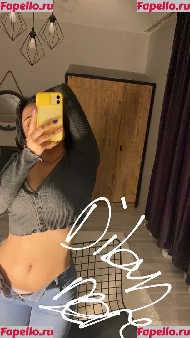 Dilan Dere Onlyfans Photo Gallery 