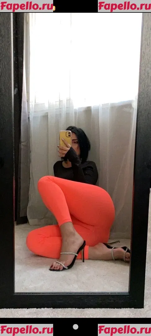 Dilan Dere Onlyfans Photo Gallery 