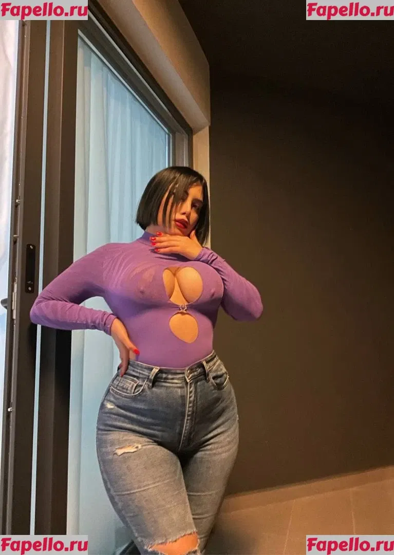 Dilan Dere Onlyfans Photo Gallery 