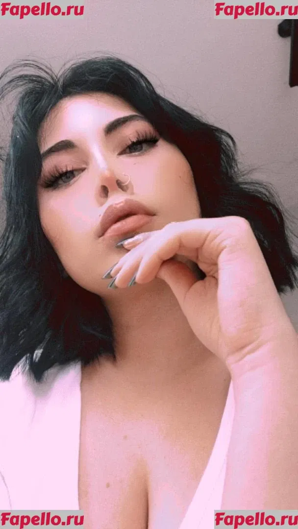 Dilan Dere Onlyfans Photo Gallery 