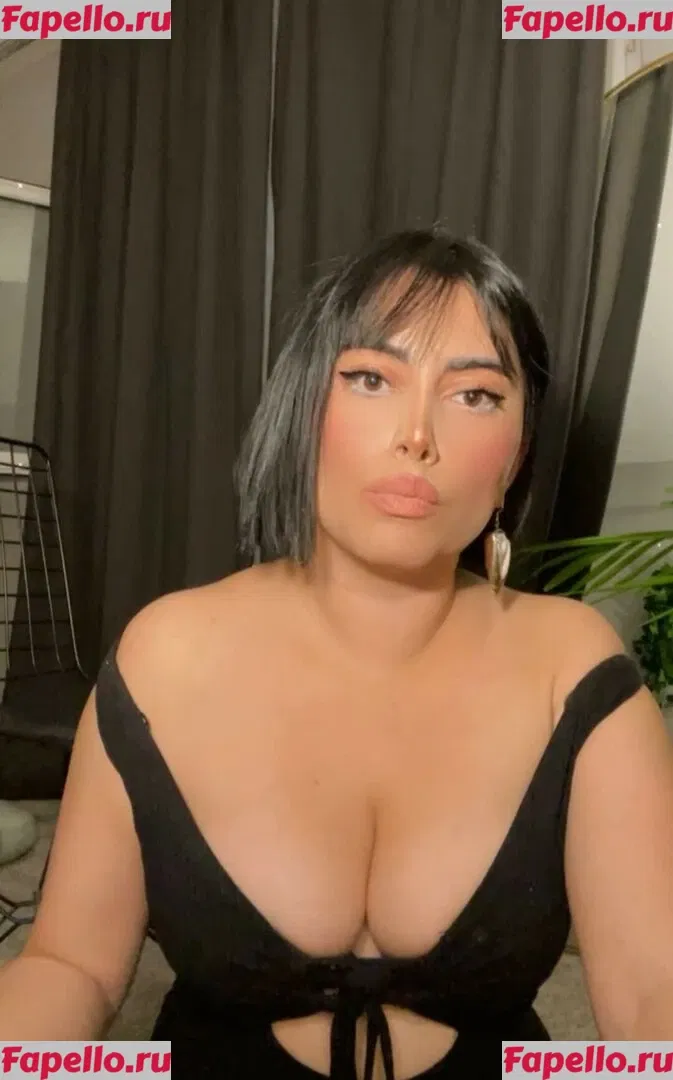 Dilan Dere Onlyfans Photo Gallery 