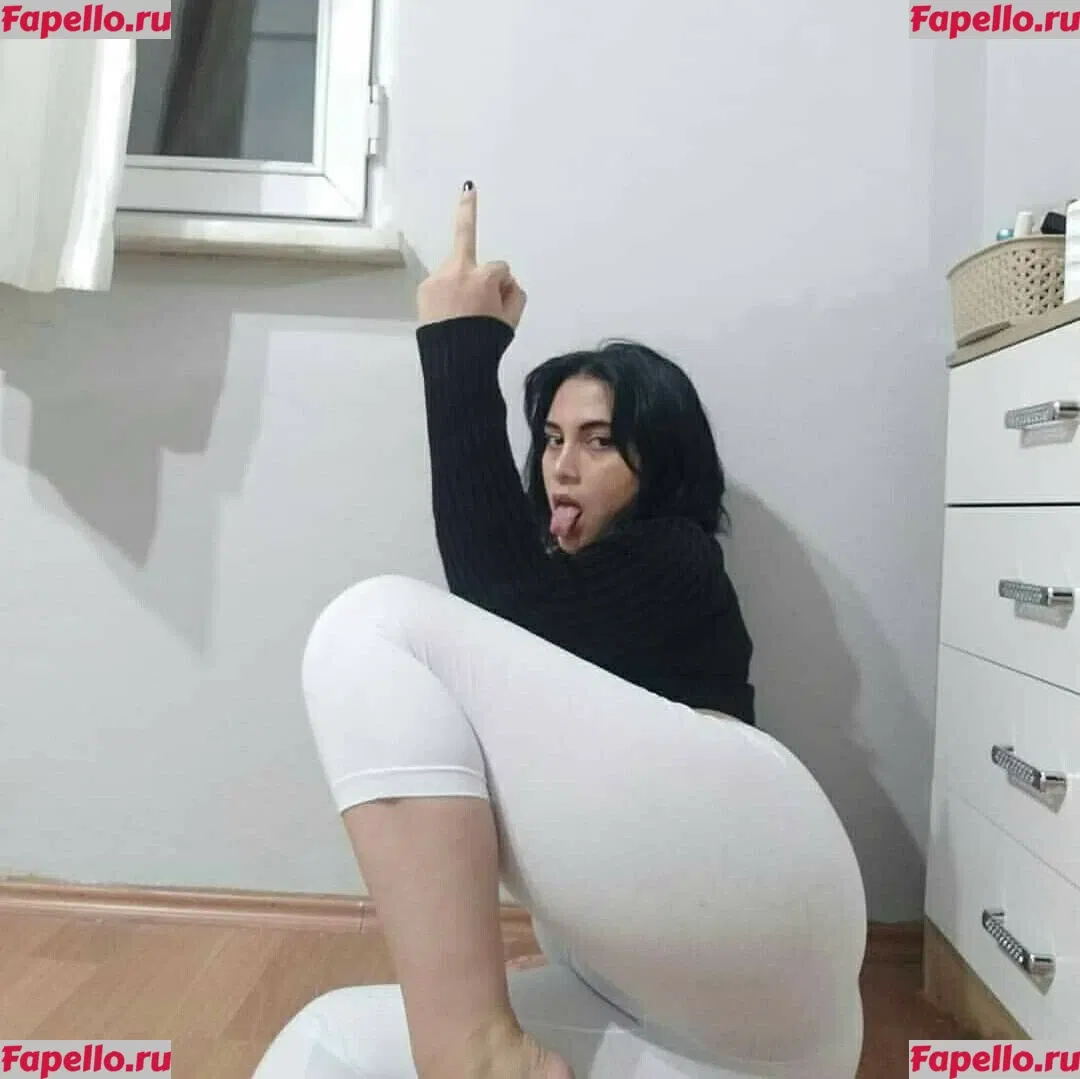 Dilan Dere Onlyfans Photo Gallery 