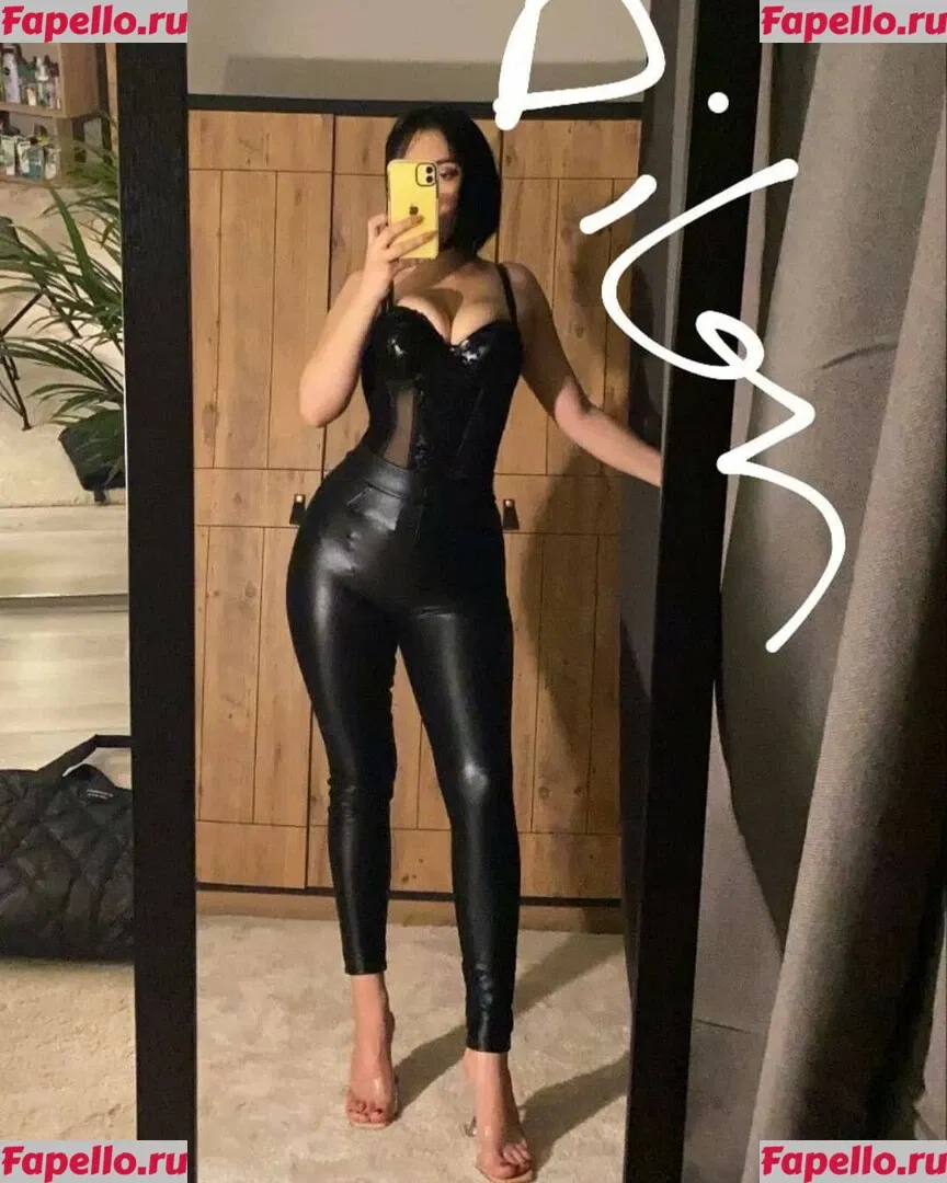 Dilan Dere Onlyfans Photo Gallery 