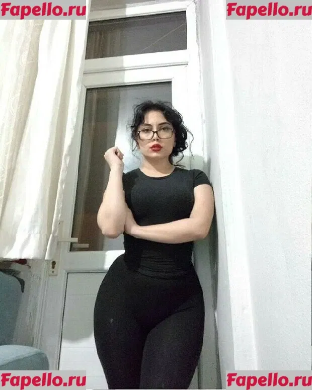 Dilan Dere Onlyfans Photo Gallery 
