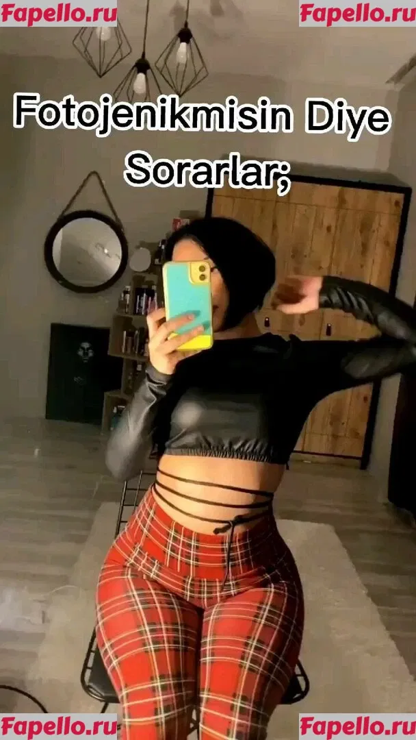 Dilan Dere Onlyfans Photo Gallery 