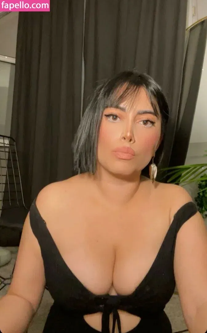 Dilan Dere Onlyfans Photo Gallery 