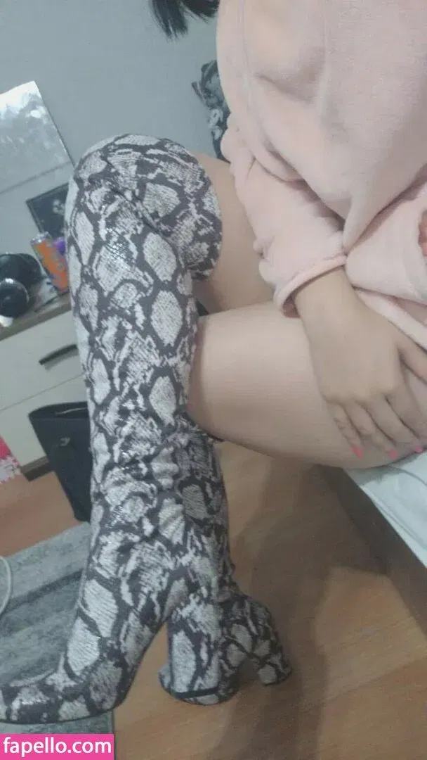 Dilan Dere Onlyfans Photo Gallery 