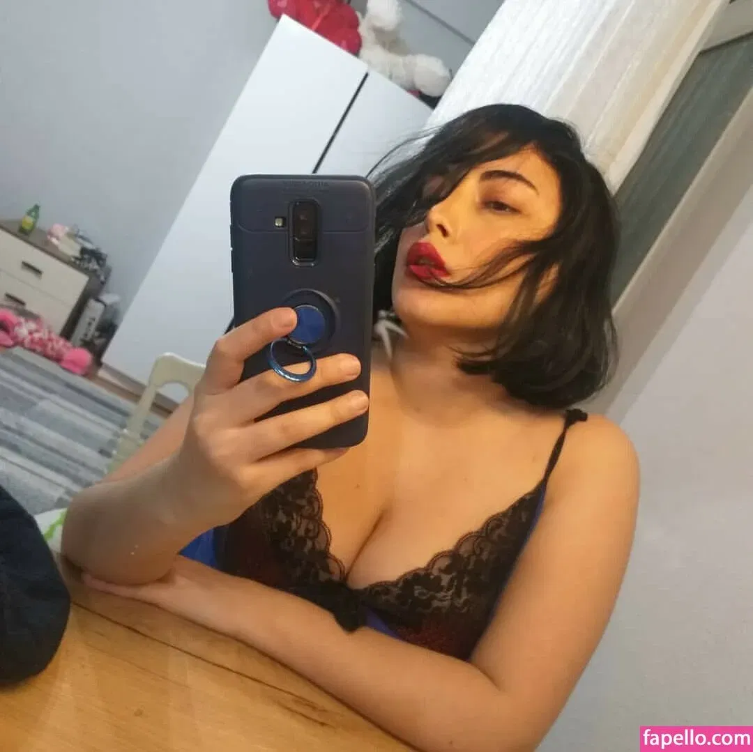 Dilan Dere Onlyfans Photo Gallery 