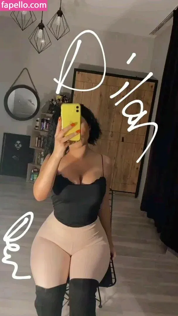 Dilan Dere Onlyfans Photo Gallery 