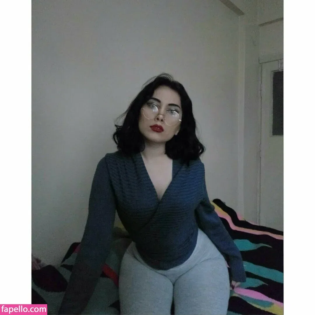 Dilan Dere Onlyfans Photo Gallery 