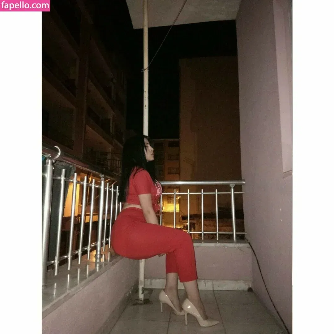 Dilan Dere Onlyfans Photo Gallery 