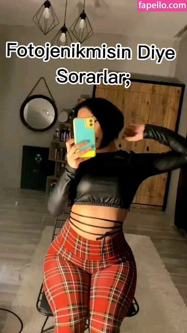 Dilan Dere Onlyfans Photo Gallery 