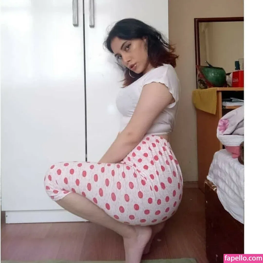 Dilan Dere Onlyfans Photo Gallery 