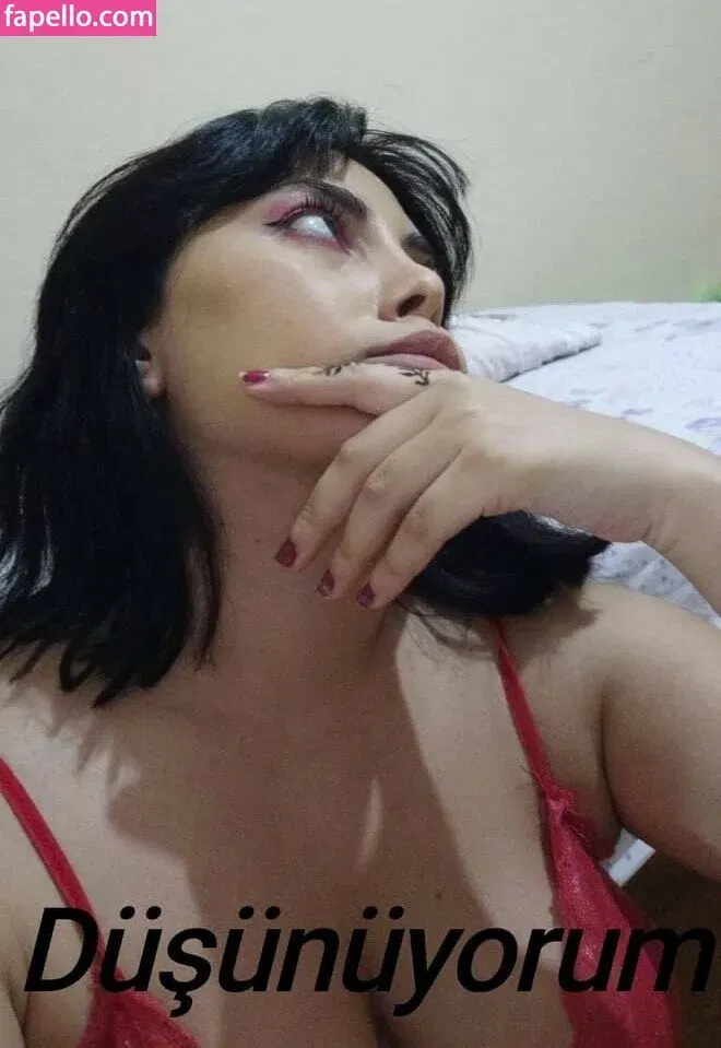 Dilan Dere Onlyfans Photo Gallery 