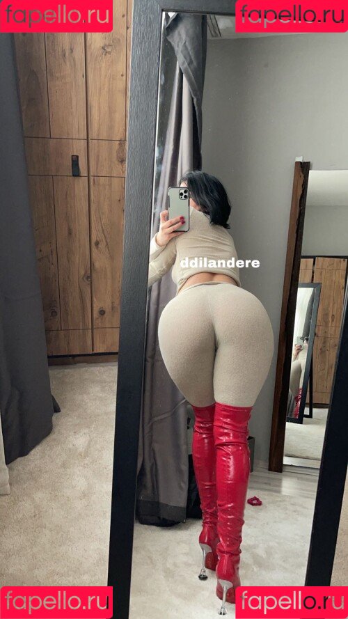 Dilan Dere Onlyfans Photo Gallery 