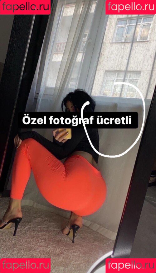 Dilan Dere Onlyfans Photo Gallery 