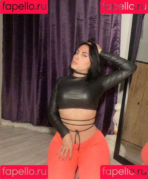 Dilan Dere Onlyfans Photo Gallery 