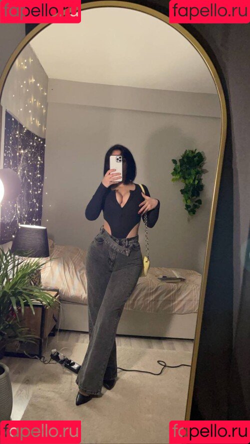 Dilan Dere Onlyfans Photo Gallery 