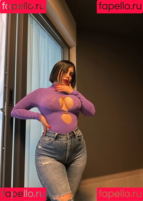 Dilan Dere Onlyfans Photo Gallery 