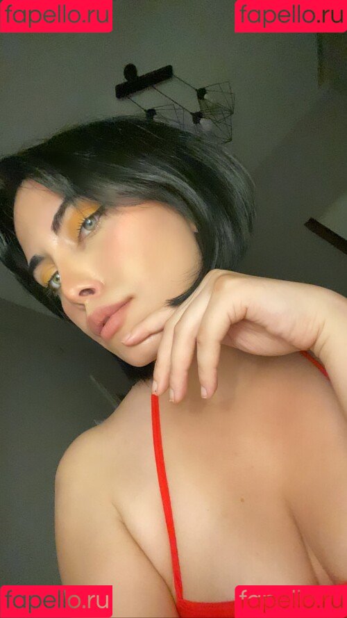 Dilan Dere Onlyfans Photo Gallery 